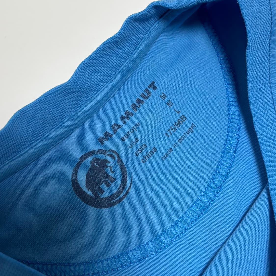 마무트 패밀리 그래픽 로고 반팔 티셔츠 상품이미지3