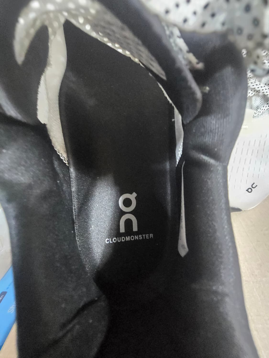 온러닝 클라우드몬스터2 런닝화  255 상품이미지5