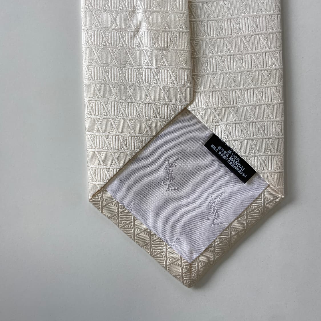 YSL 입생로랑  명품 정품 화이트 넥타이 상품이미지6