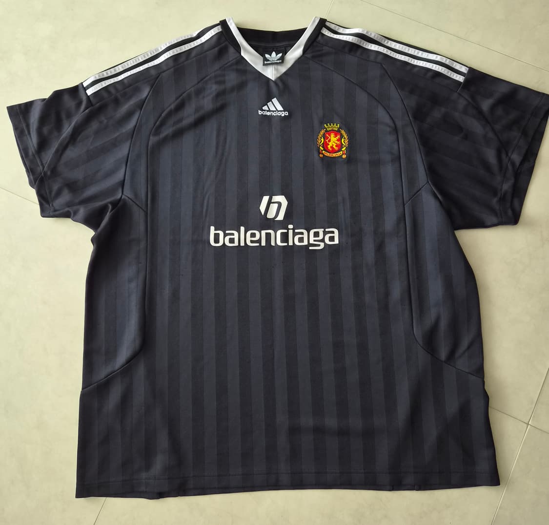 발렌시아가 x 아디다스 오버사이즈 풋볼 티셔츠 상품이미지1