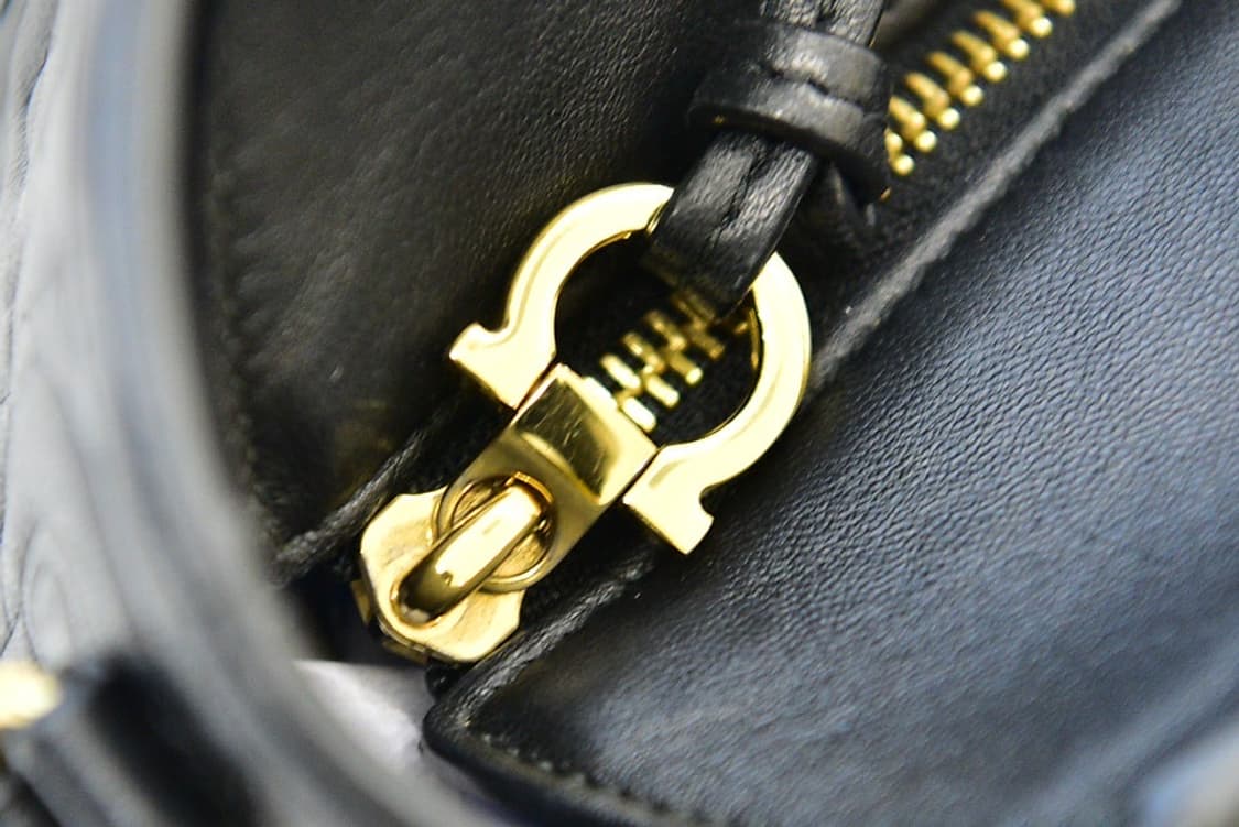 페라가모 보니 엠보스드 투웨이백(정품) 상품이미지6