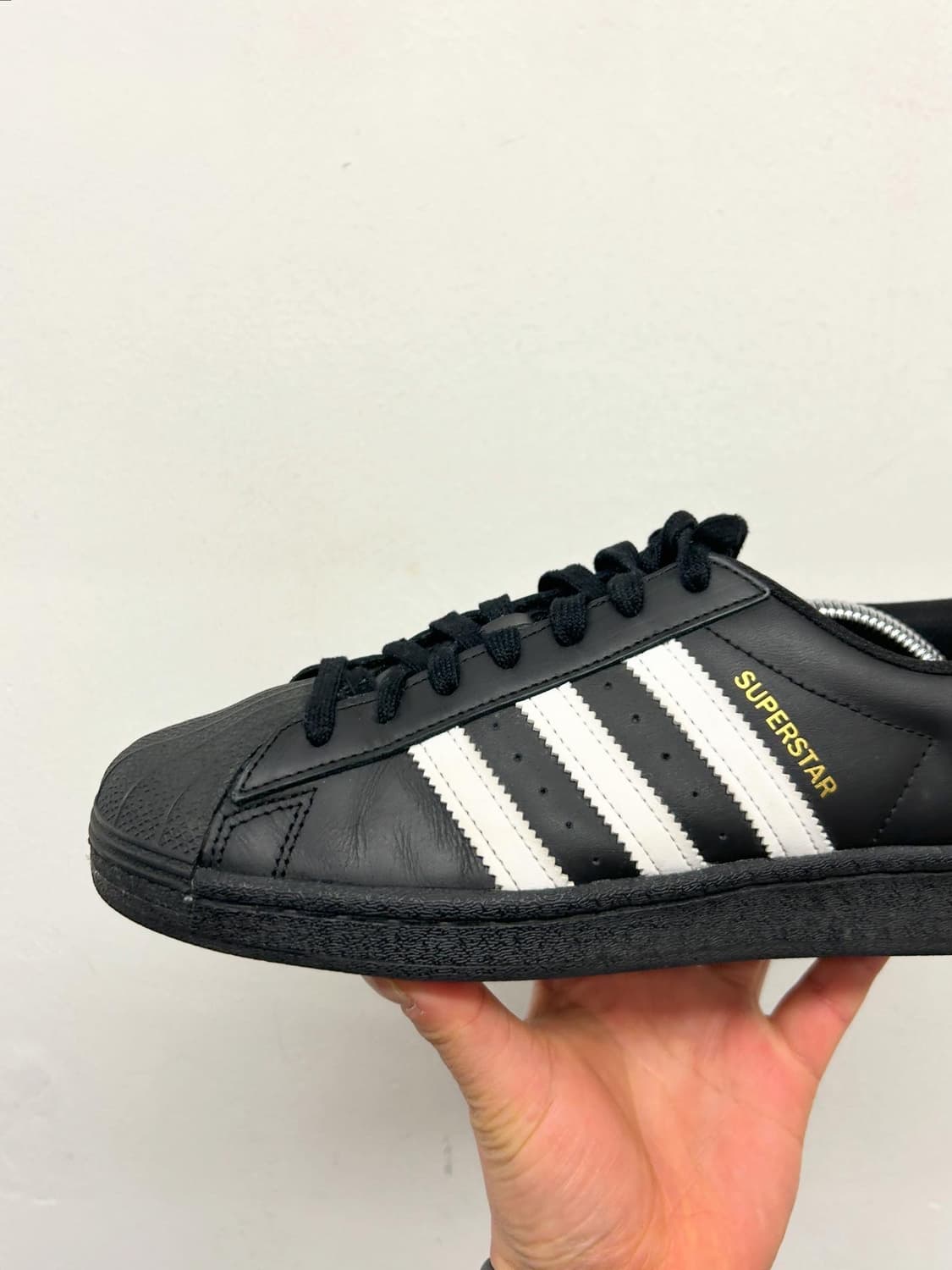 아디다스 슈퍼스타 블랙 / 화이트 스니커즈 250 상품이미지4