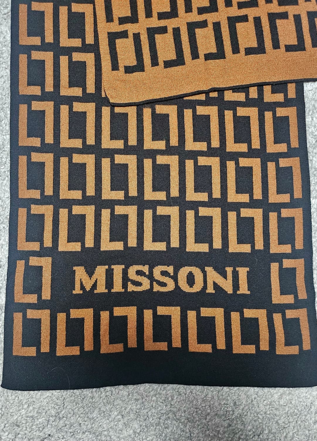 [미실착]MISSONI 미쏘니 로고 패턴 머플러 브라운/블랙 상품이미지2