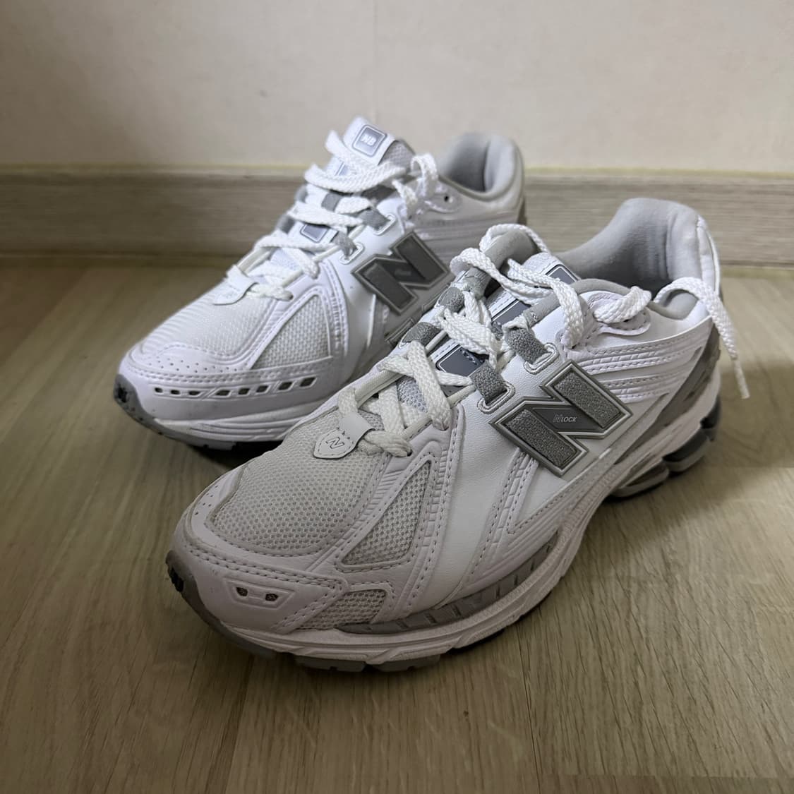 뉴발란스 1906R 화이트 M1906RE (255) 상품이미지8