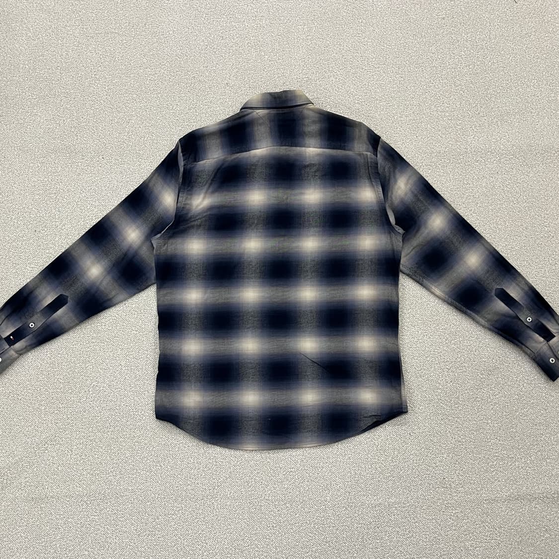 [M] 타미힐피거 뉴욕핏 그라데이션 체크 셔츠 남방 3984 상품이미지3