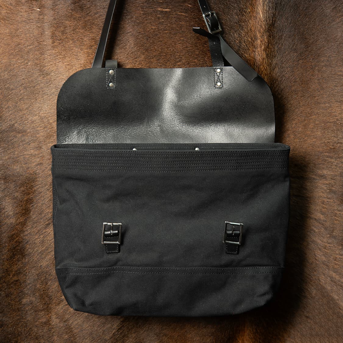 바나나리퍼블릭 헤리티지 캔버스 레더 메신져 백 블랙  상품이미지3