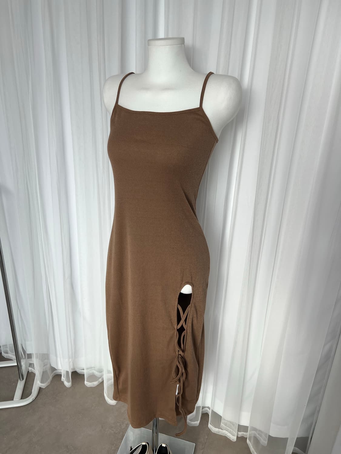 [새상품 반값판매] 브라운 골지 옆트임 매듭 롱원피스 상품이미지6