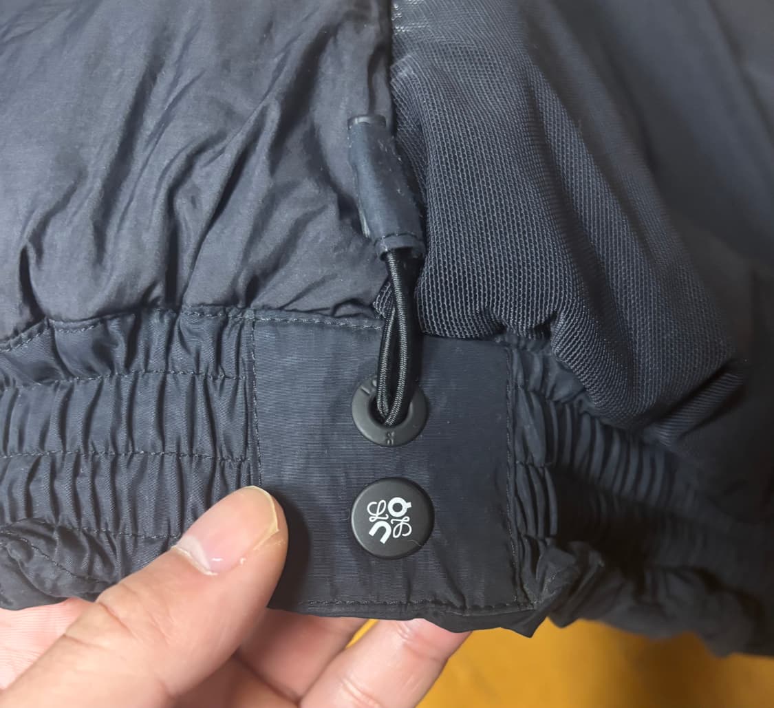 [남자 S] 로에베X온러닝 테크니컬 쉘 패딩 자켓 블랙 상품이미지4