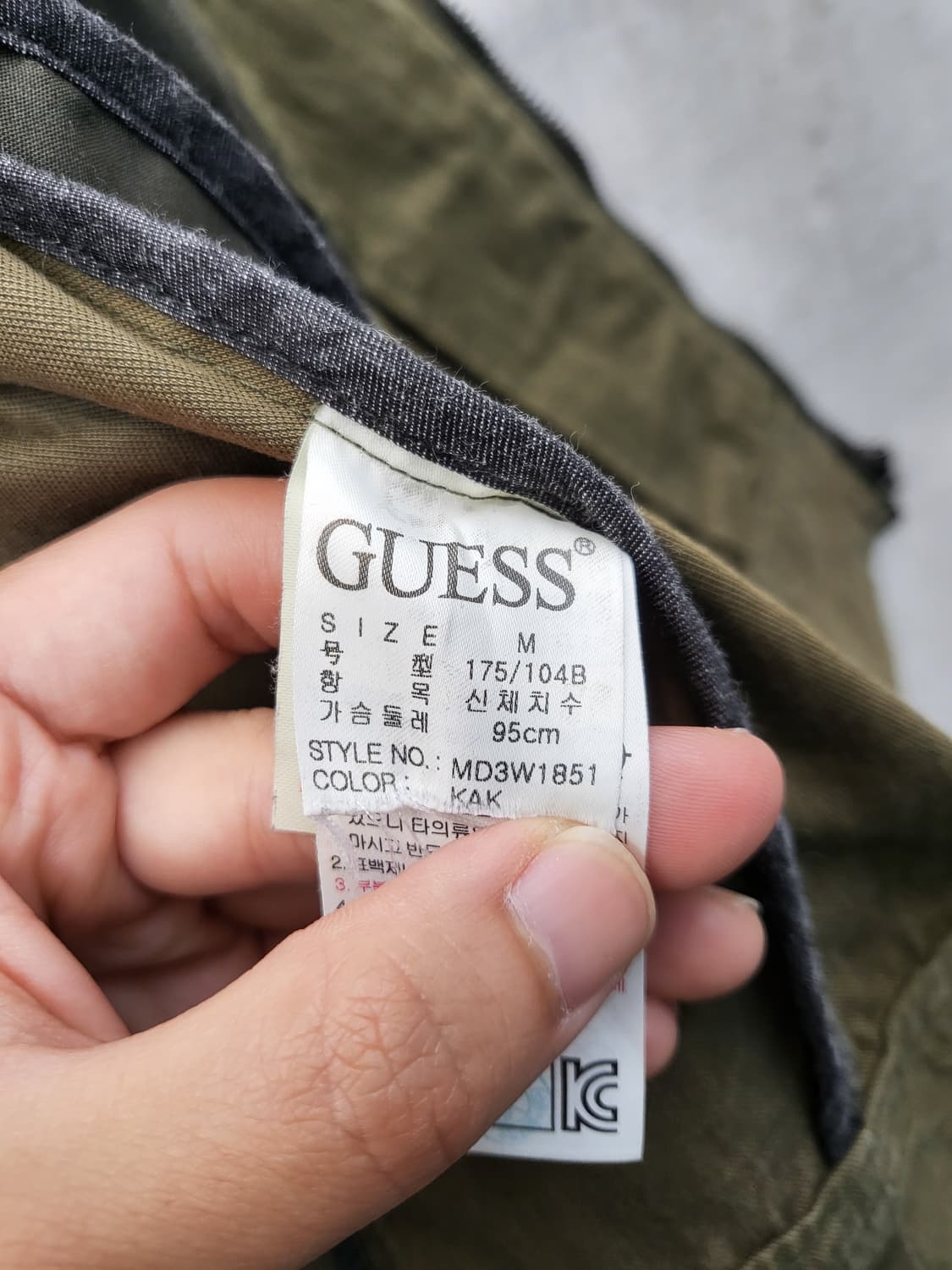 GUESS 카키 야상 점퍼 남성 상품이미지4