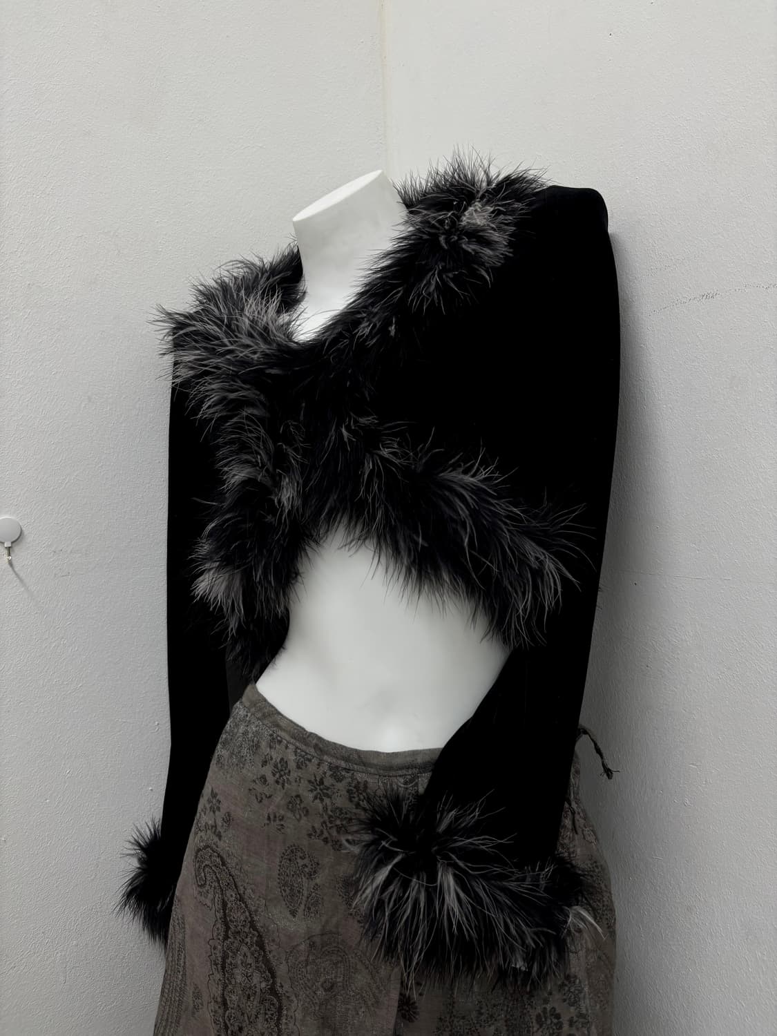 “Vintage” 00’s Goth Black&Grey Fur Trimm 상품이미지10