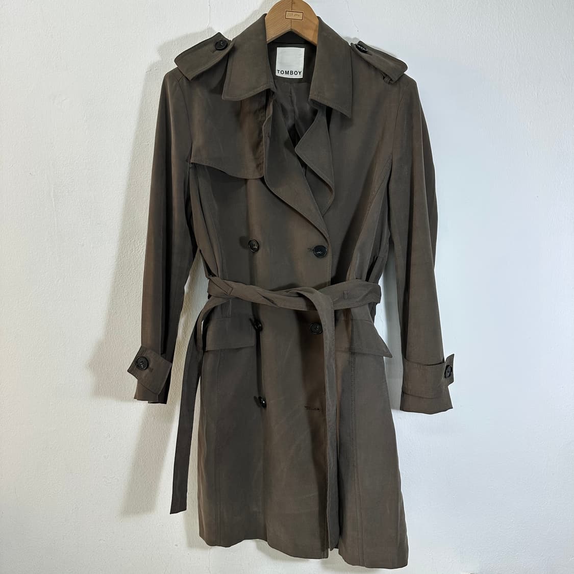 우먼OS 스튜디오톰보이 카키그레이 루즈핏 로브 더블트렌치코트 상품이미지1