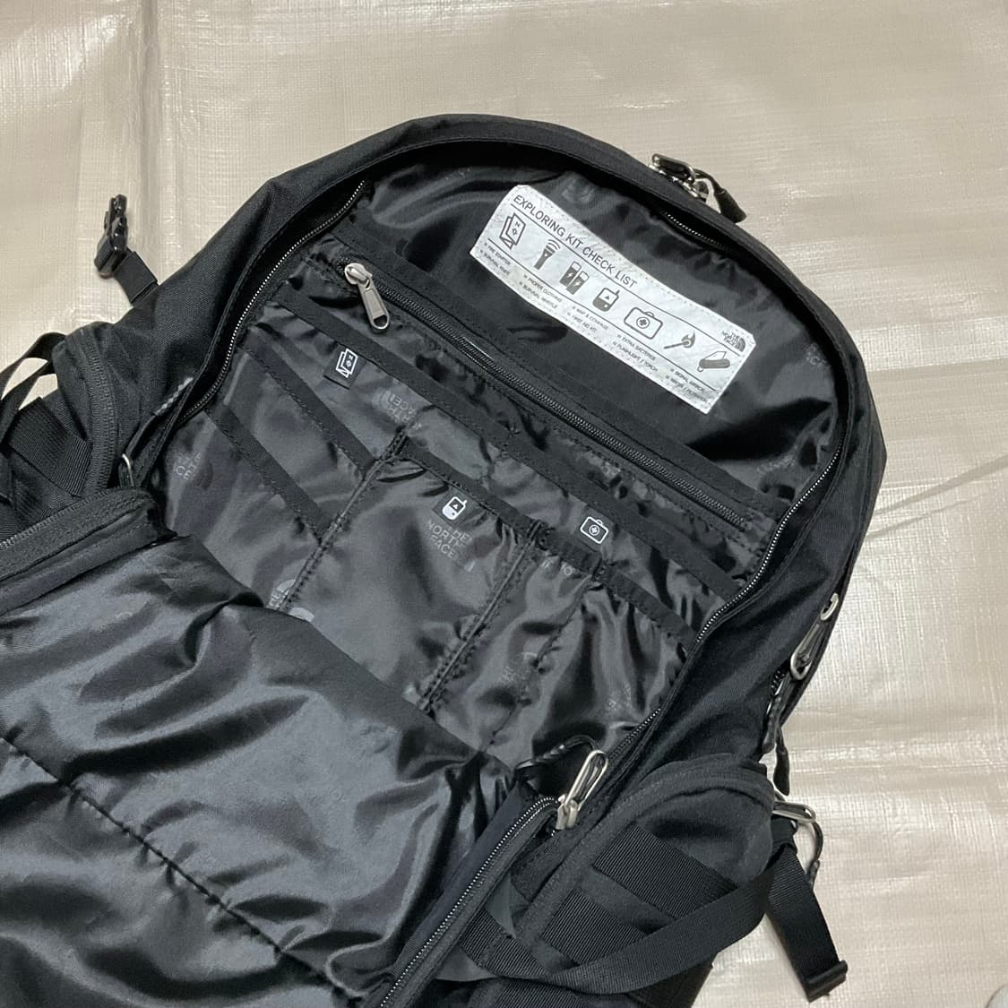 노스페이스 테크샷 블랙 백팩 상품이미지3