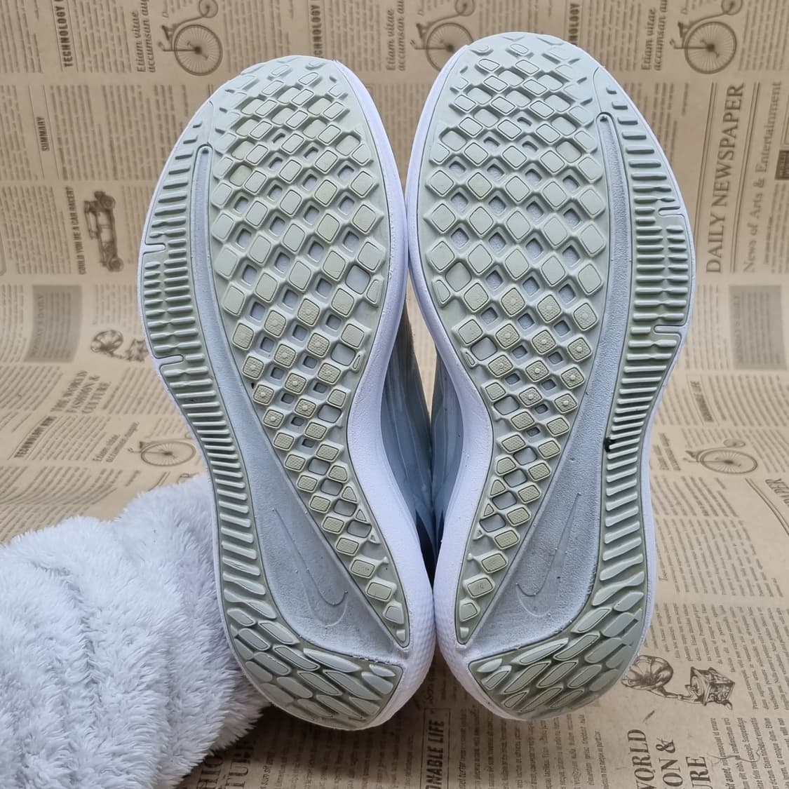 나이키 에어 윈플로9 런닝화 235 상품이미지3