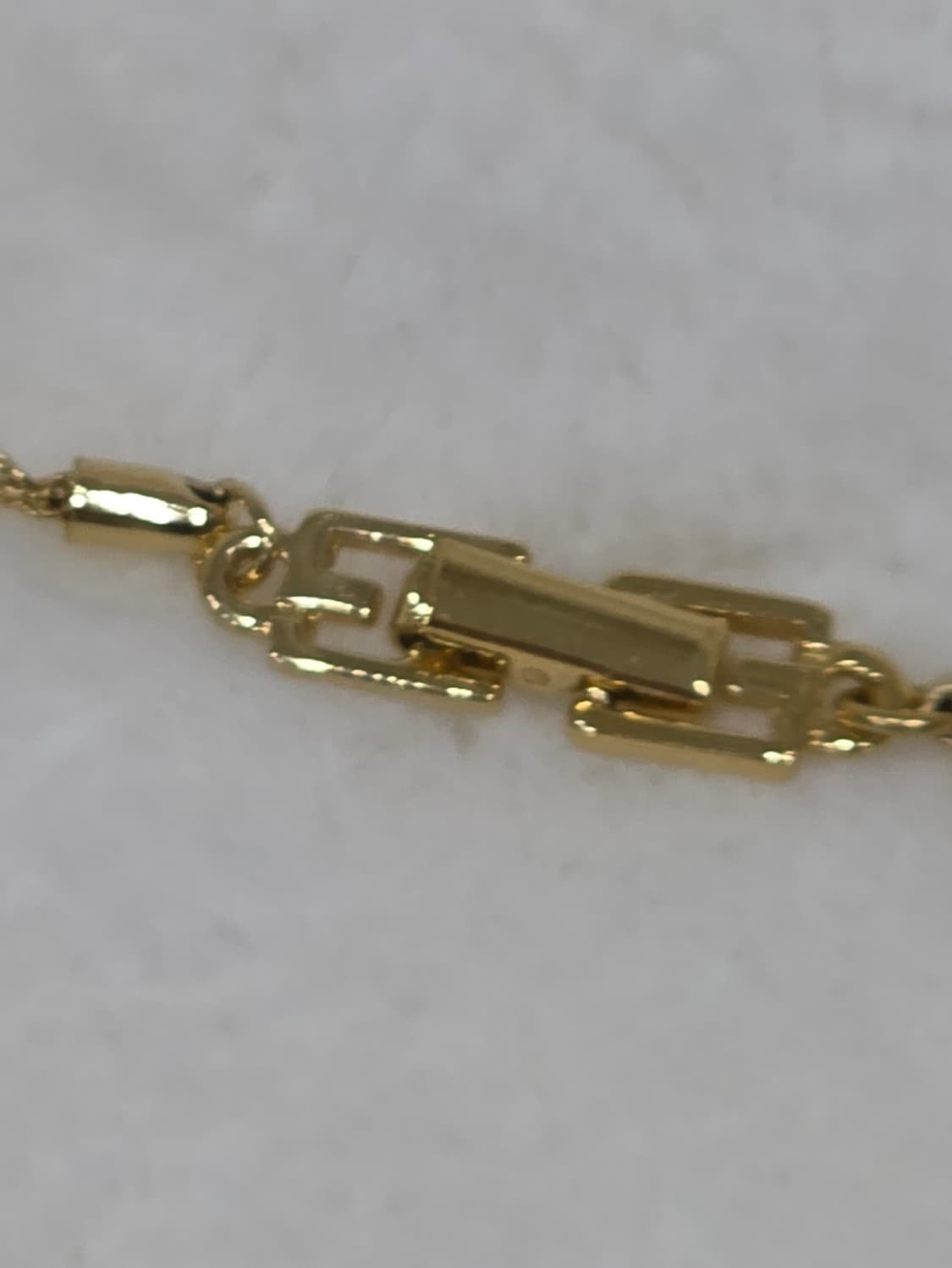 지방시 금장 G로고 백합 문장 명품 목걸이 상품이미지4