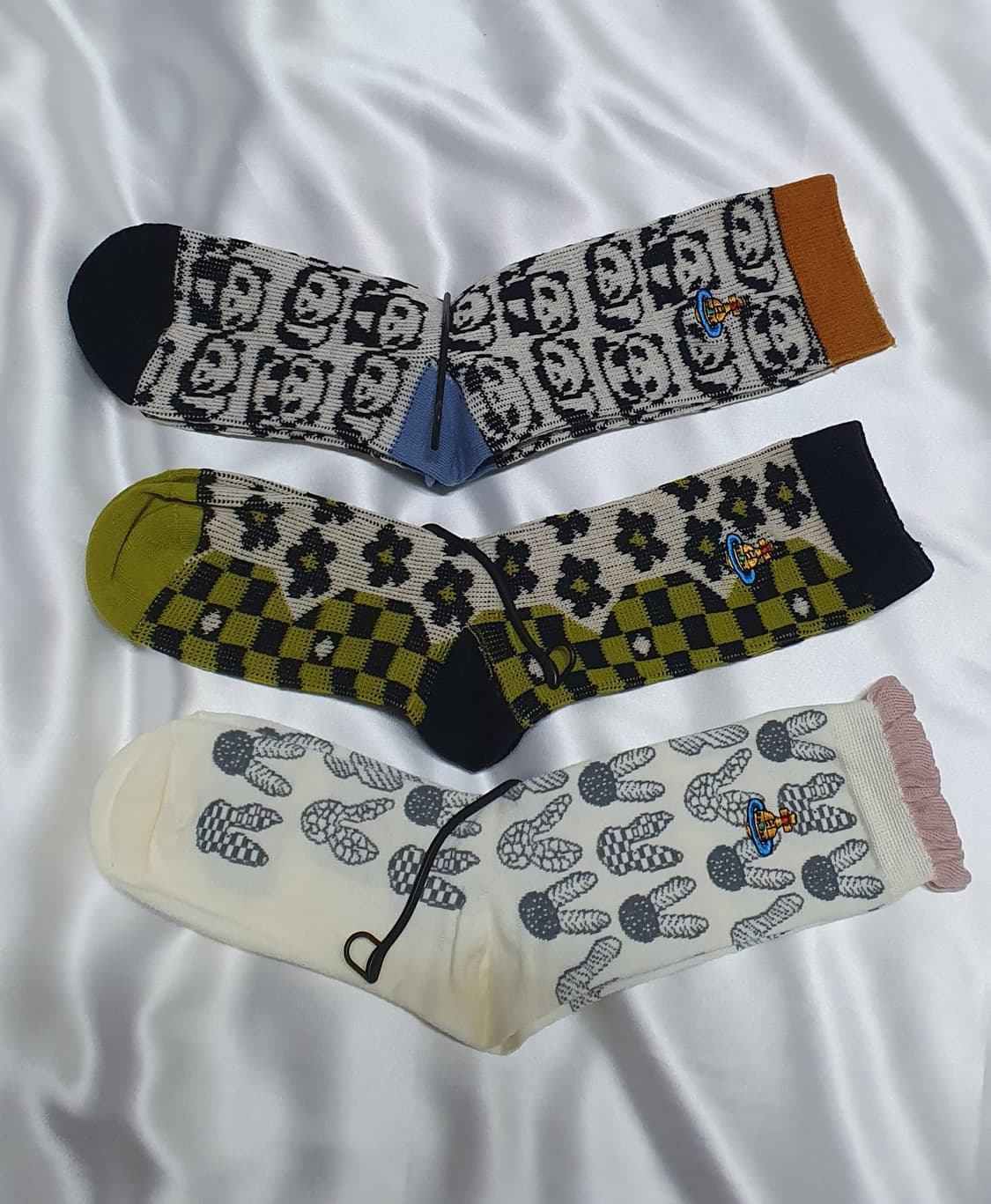 올리브 크림베이지 브라운 팬다 토끼 꽃 체크 비비안웨스트우드 양말  상품이미지3