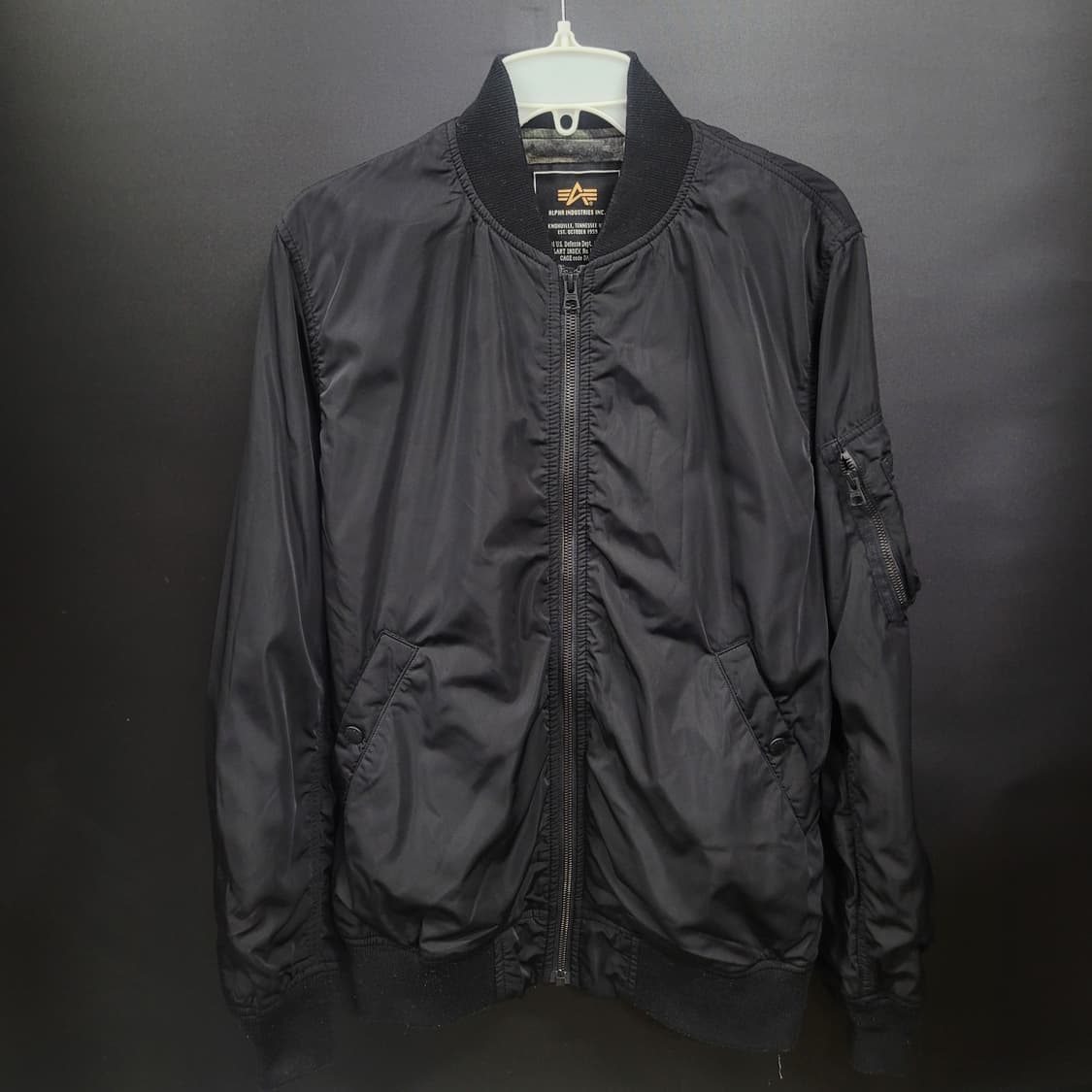 Alpha Industries

알파인더스트리 블랙 Ma-1 블루종  상품이미지8