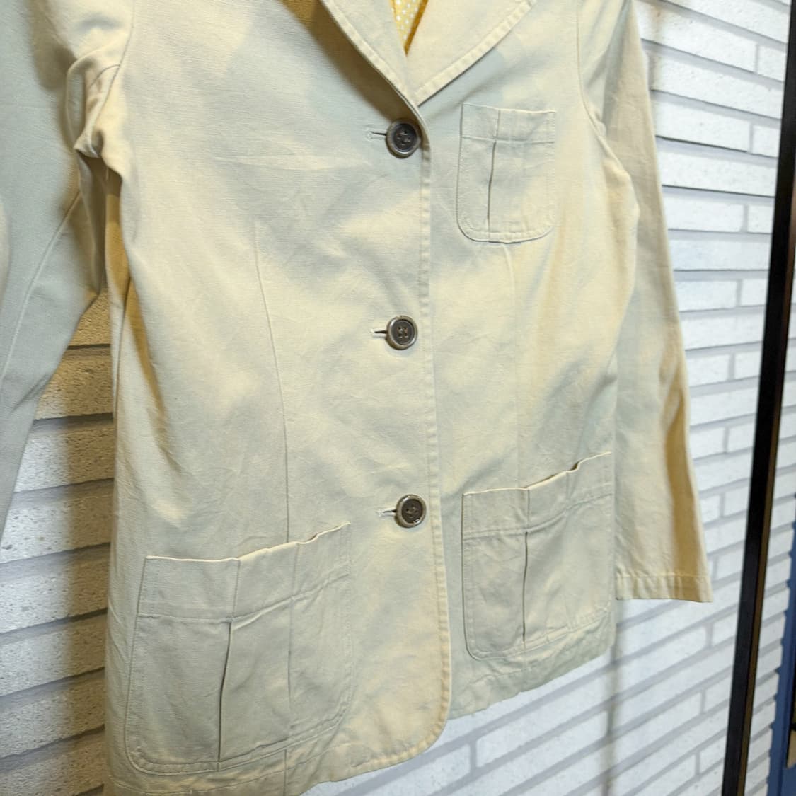 테일러드 코튼 워크자켓 3버튼 패치포켓 디테일 미색 상품이미지4