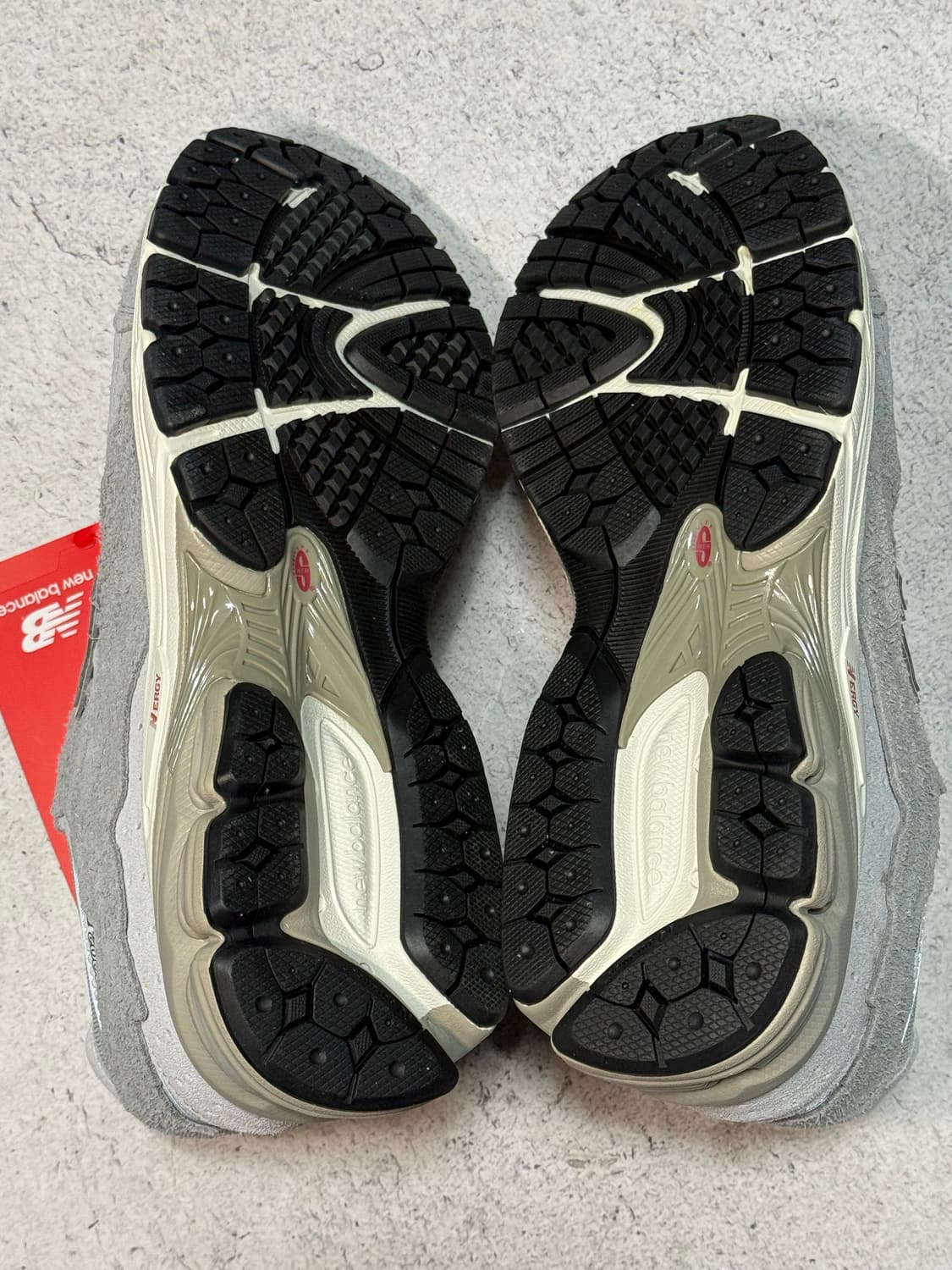 뉴발란스 2002R 그레이 새상품 275mm 상품이미지5