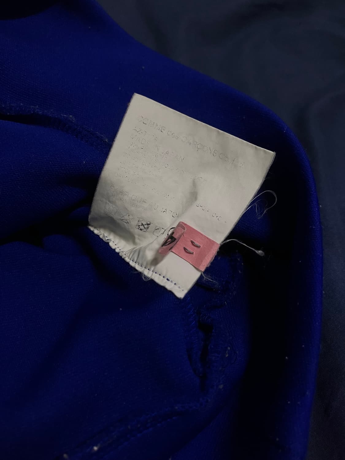 L 꼼데가르송 레드 와펜 블루 후드 상품이미지6