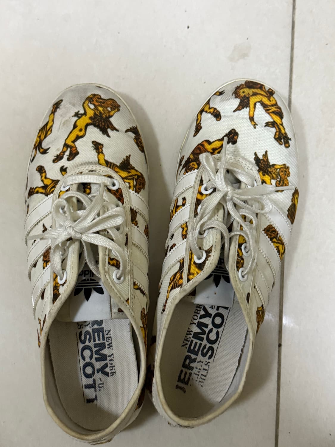 250 / 제레미스캇 아디다스 천사프린팅 스니커즈 상품이미지6
