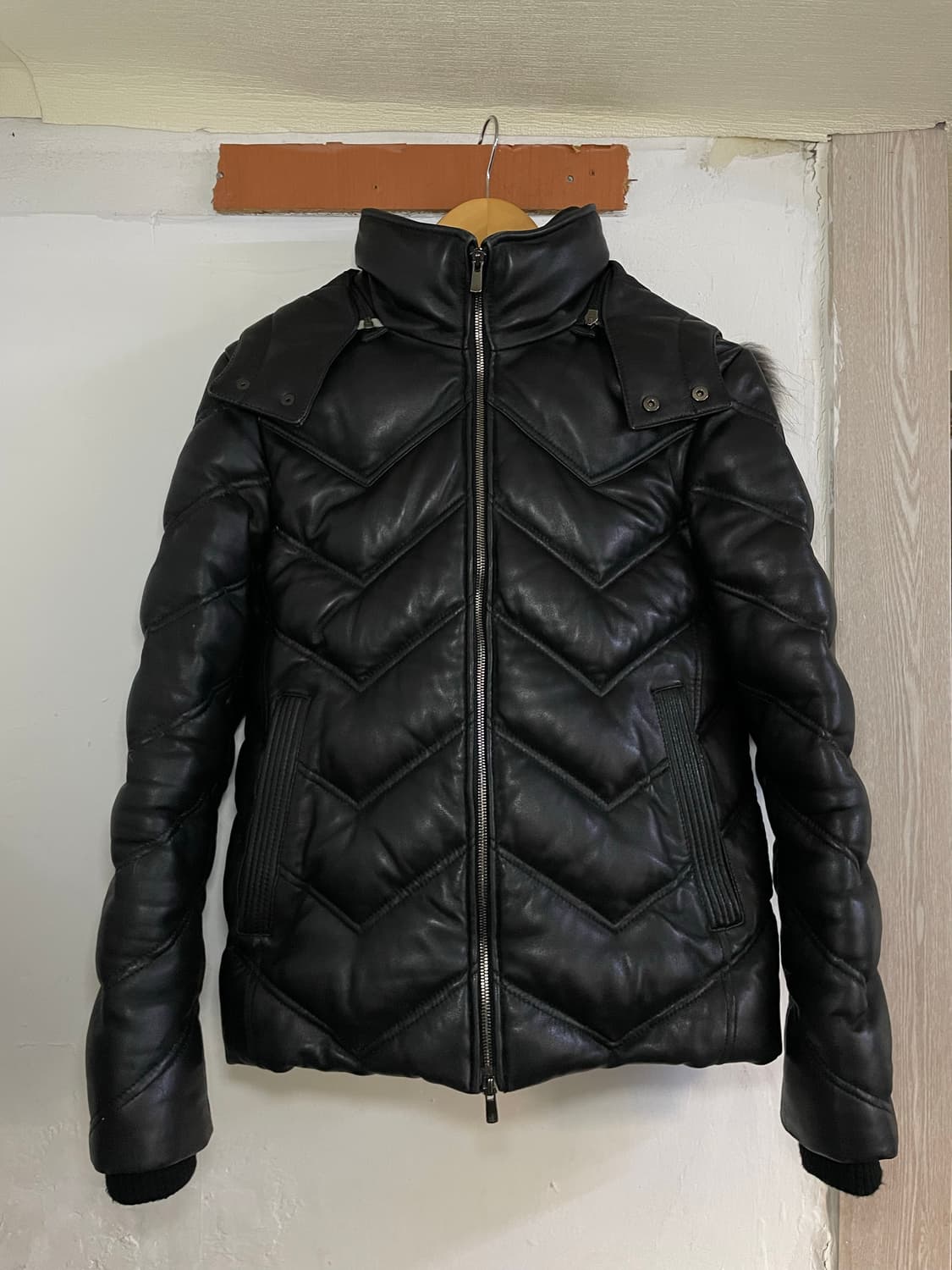 후드 레더 다운 자켓 상품이미지1