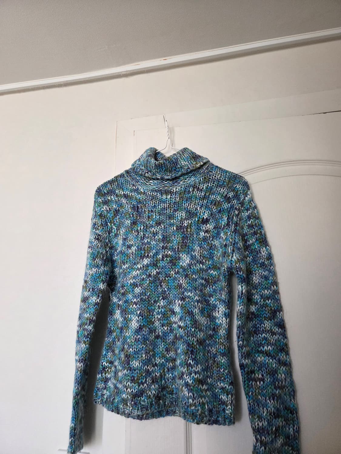 바다색 three&two one 터틀넥 니트 상품이미지6