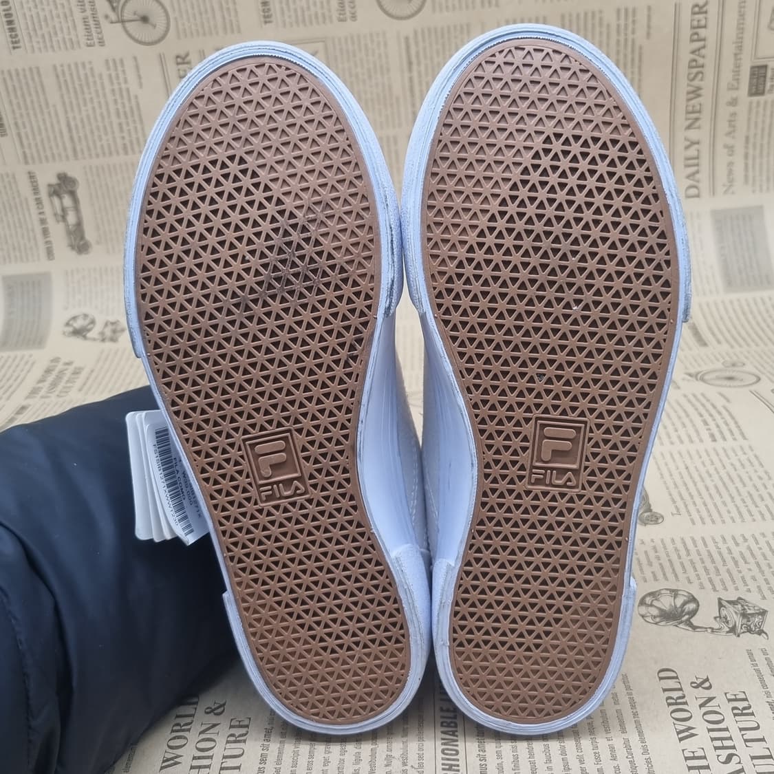 새상품 휠라 꼬모 여성스니커즈230 상품이미지3