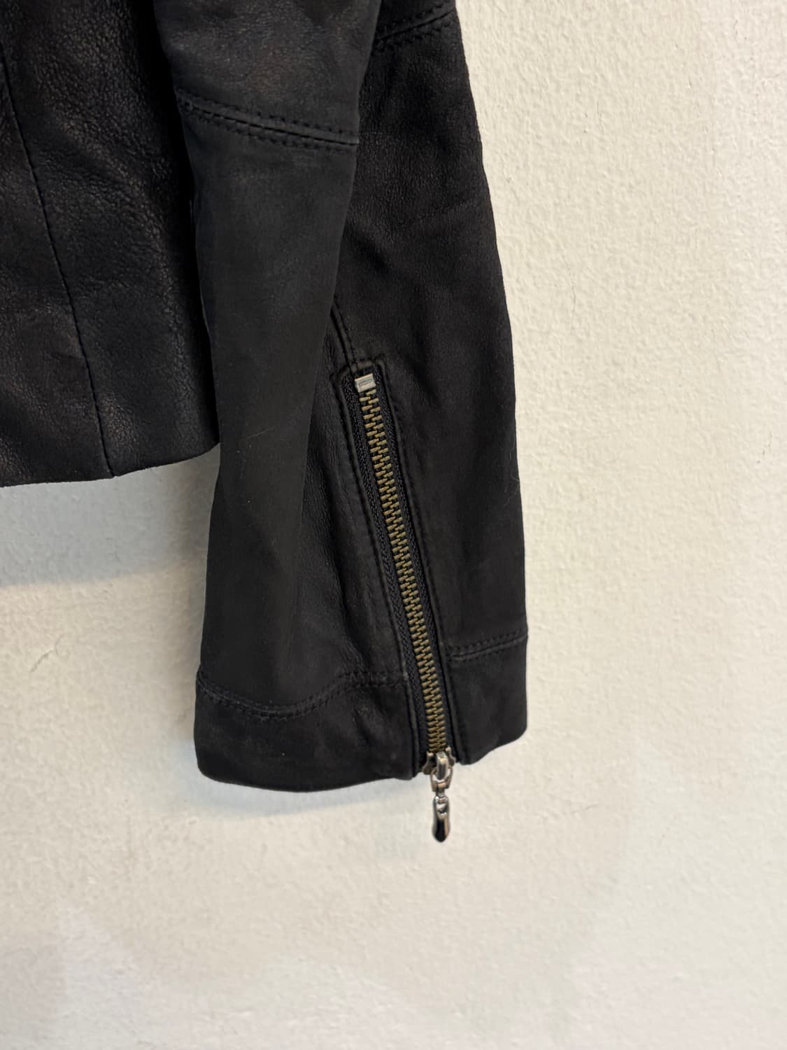 Vintage Black Leather Jacket 상품이미지3
