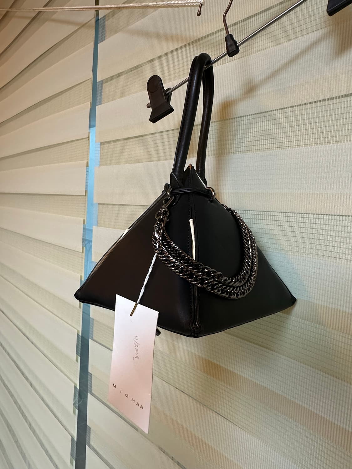 미샤 가죽 손가방 상품이미지3