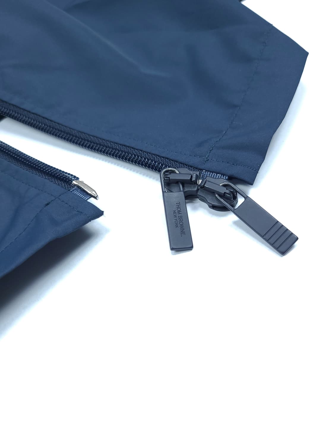 톰브라운 21ss 4바 센터백 바람막이 후드코트 상품이미지6