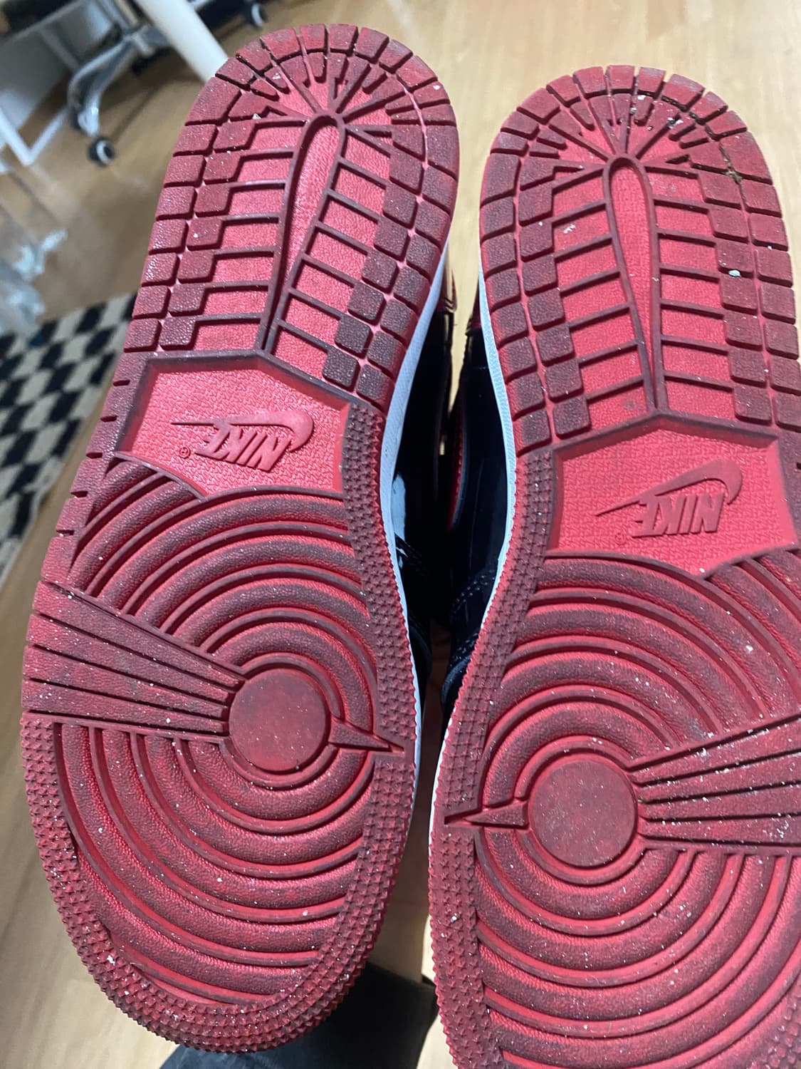 조던1 레트로 하이 og 페이턴트 브레드 상품이미지4