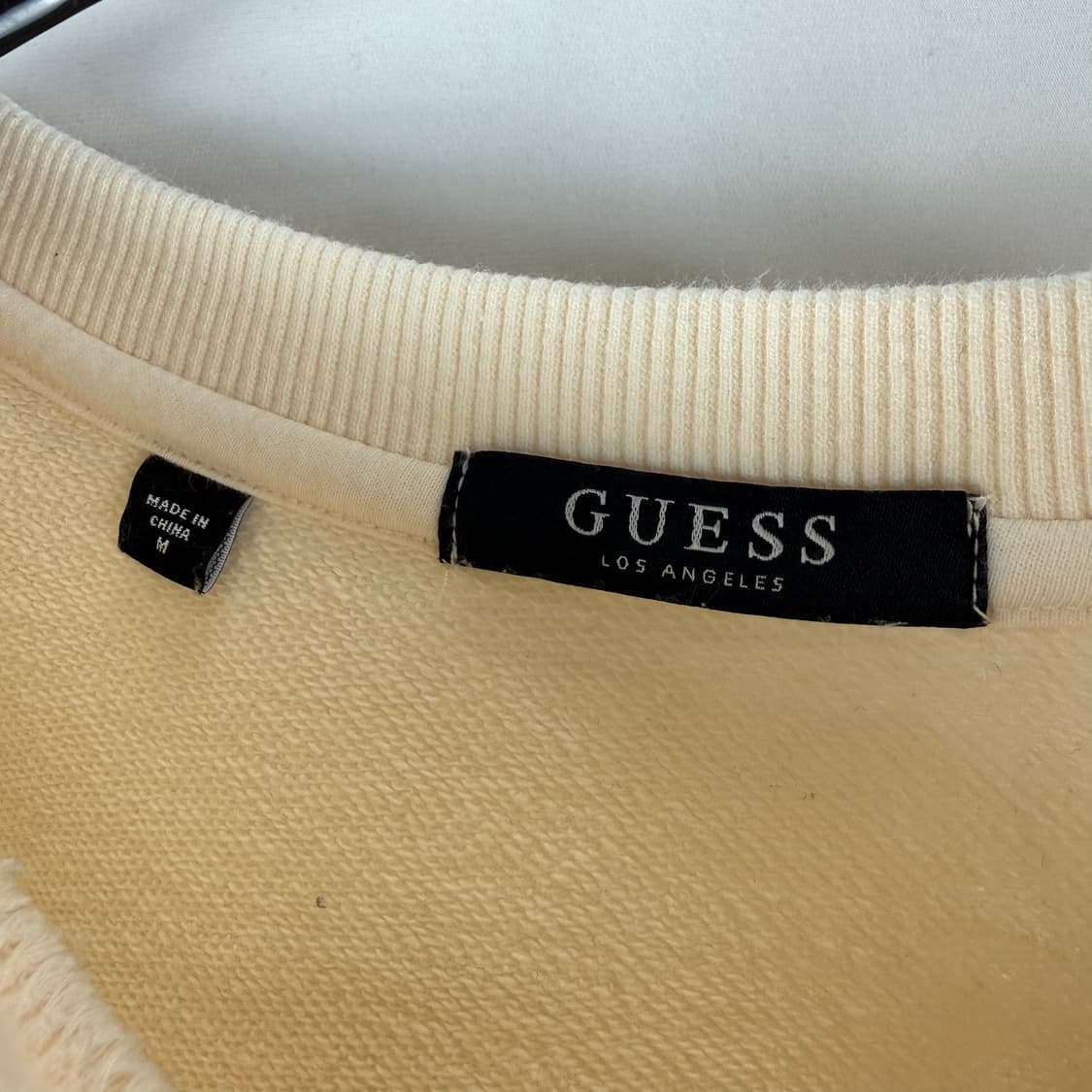 (M) 게스 로고 맨투맨 아이보리 상품이미지3