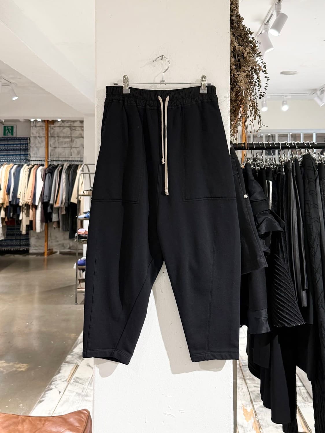 릭 오웬스 다크쉐도우 14fw 블랙 드로우스트링 크롭 팬츠 상품이미지1
