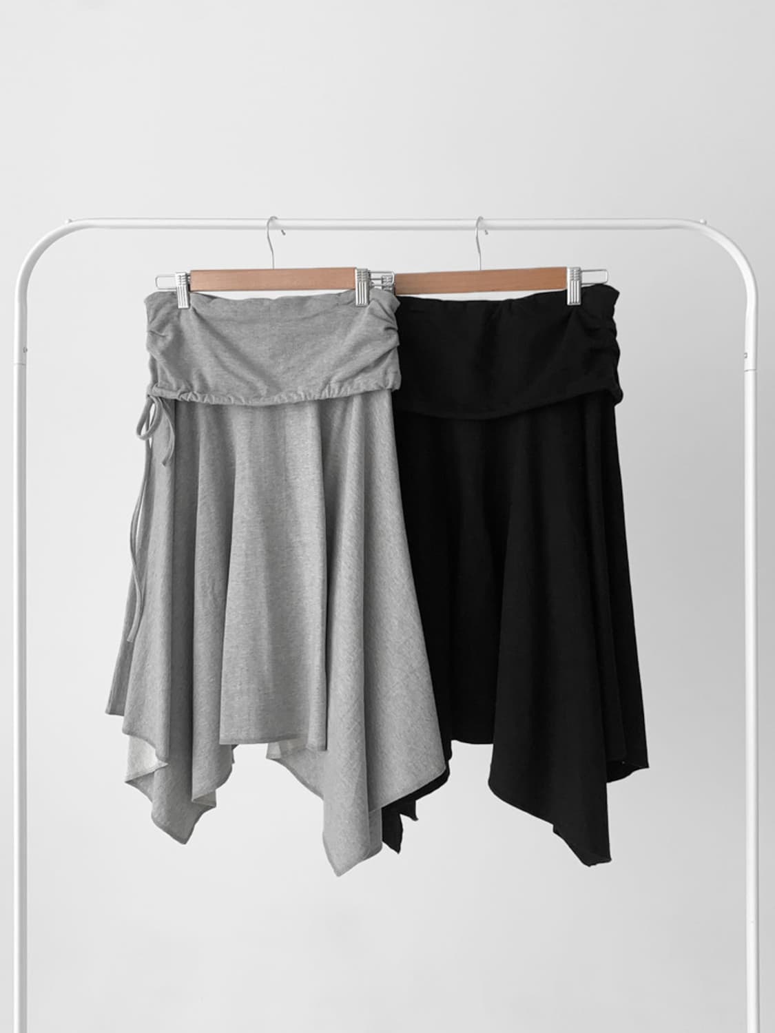 겔리 언발 스트링 플레어 스커트 (블랙, 그레이) 상품이미지1