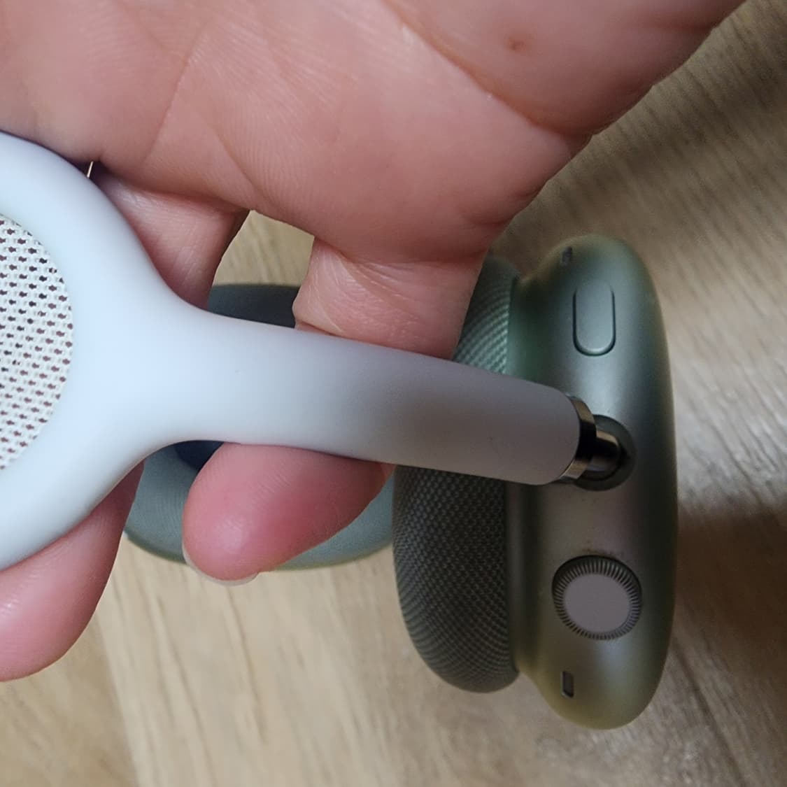 애플 에어팟맥스 실버 상품이미지4