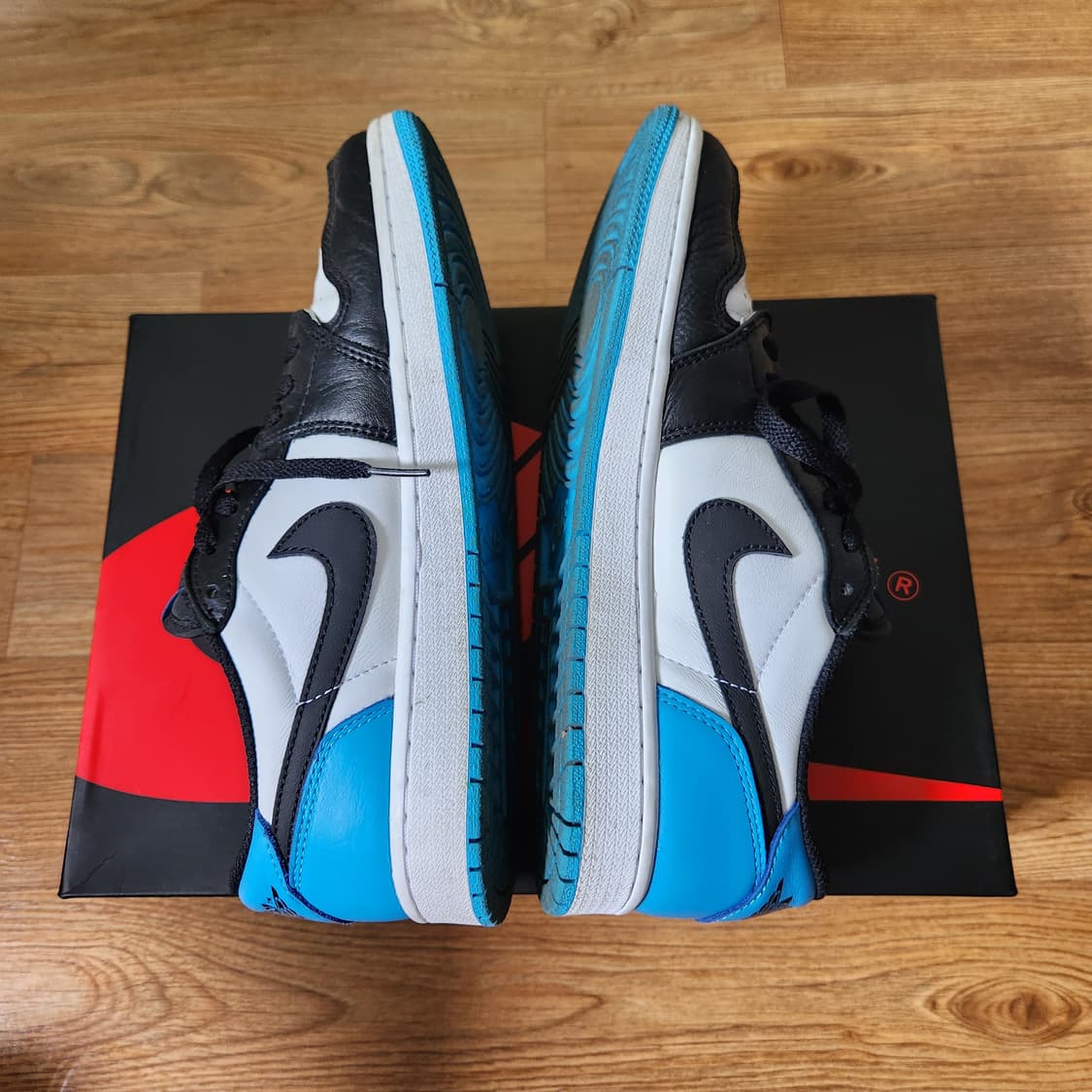 조던 1 레트로 로우 OG 블랙 앤 다크 파우더 블루 265 사이즈 상품이미지4