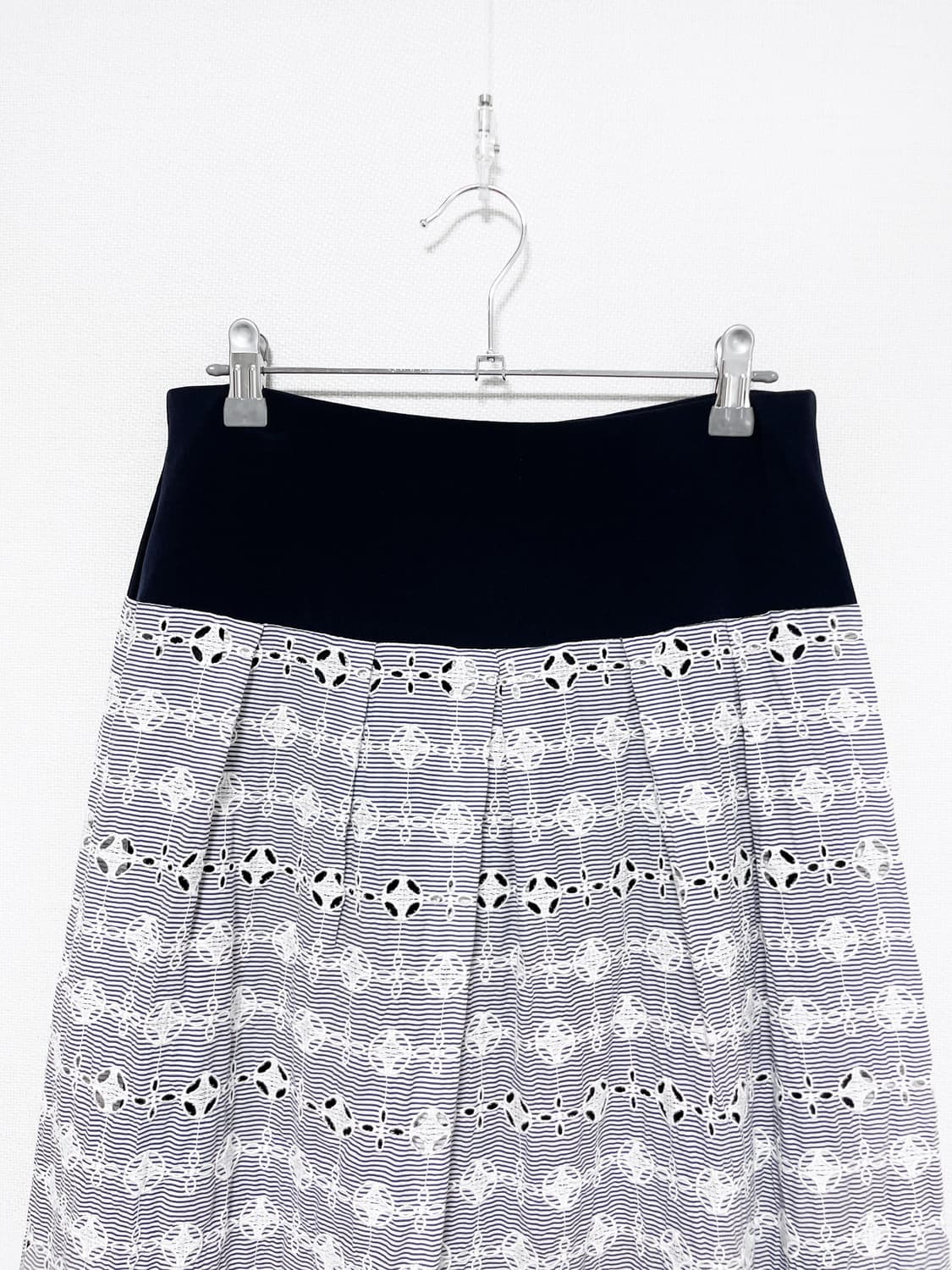 Punching Pattern Midi Skirt - Navy 상품이미지2