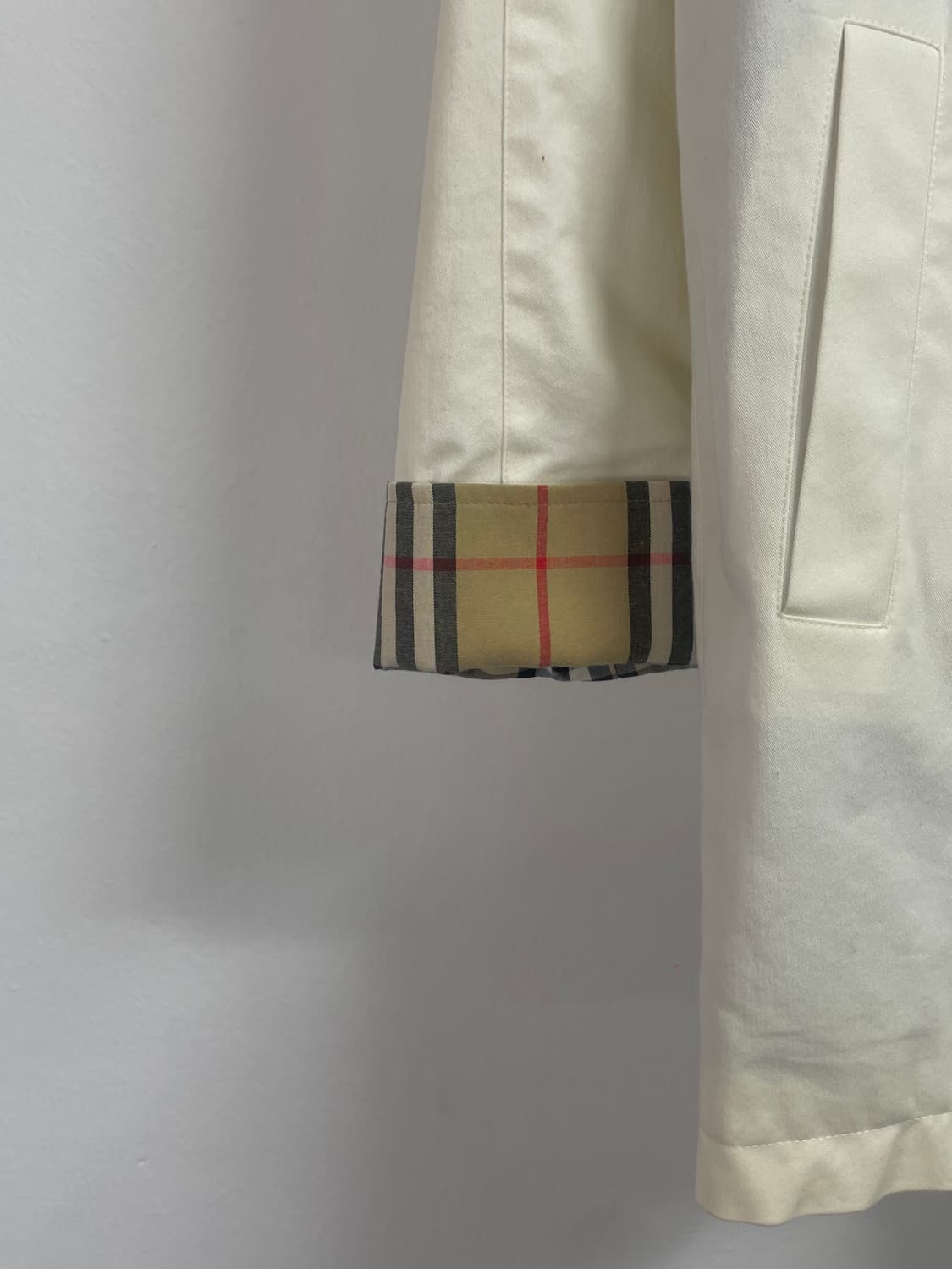 버버리 크림아이보리 노바체크 하프 자켓 (on.148) 상품이미지4