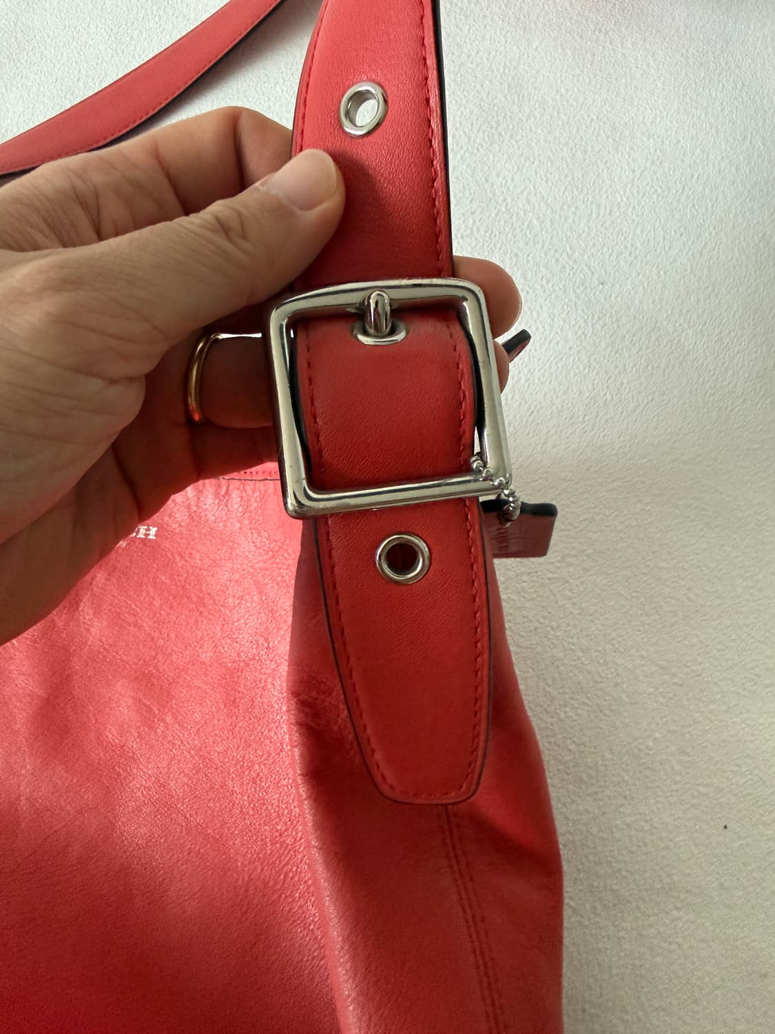 코치(COACH) 레더 숄더 크로스백 상품이미지4