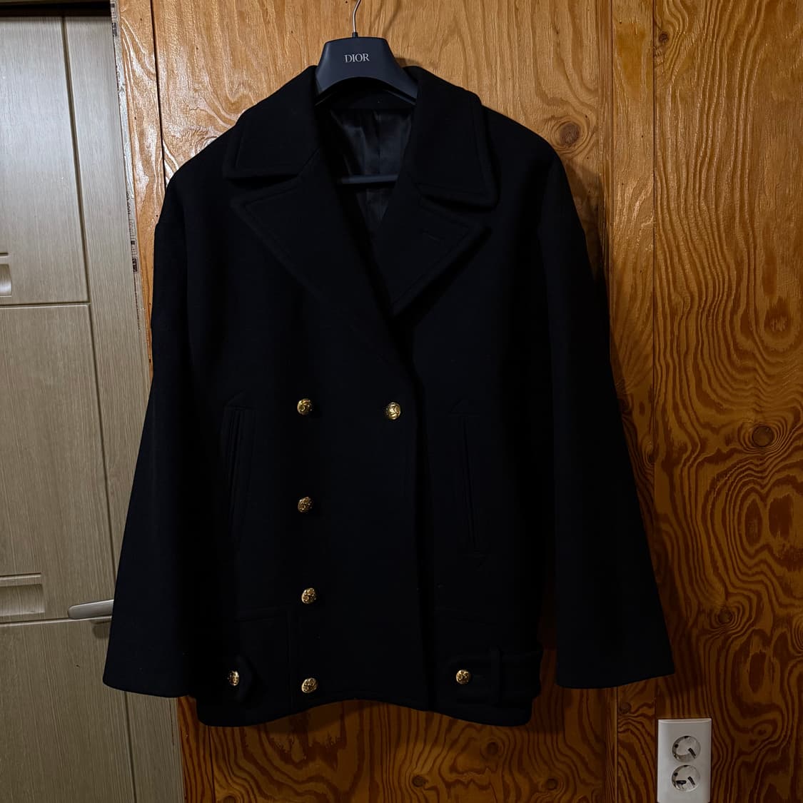 셀린느 23 F/w 트리옹프 금장 코트 자켓 상품이미지3