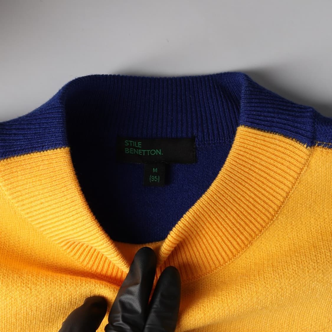 베네통 시그니처 빅로고 사이드 라인 배색 니트 옐로우 M 상품이미지5