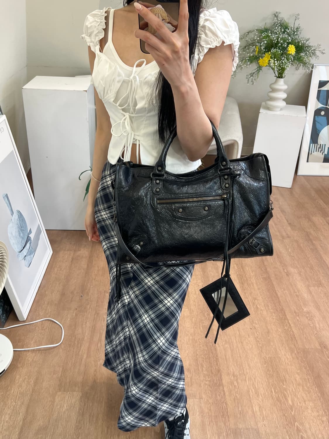 [SA급 정품] 발렌시아가 시티 모터백 미디움 블랙 상품이미지9