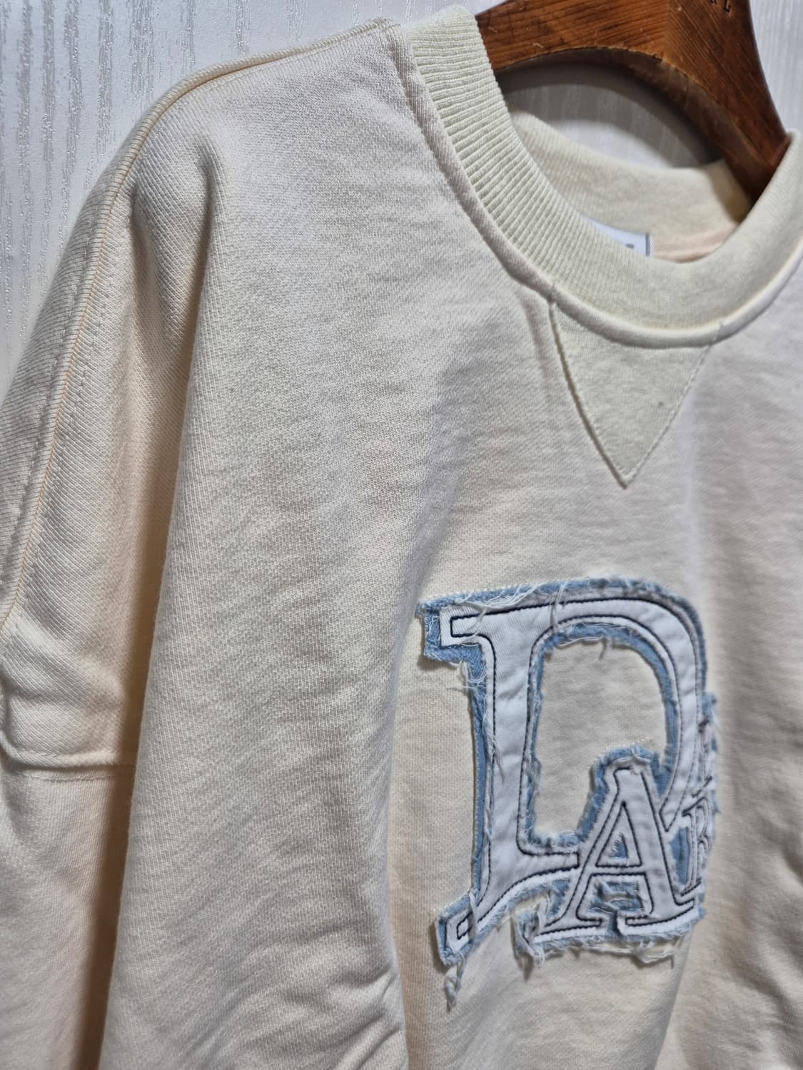 (세일)(새상품)DIAIRE 디아에르 아이보리 맨투맨 상품이미지5