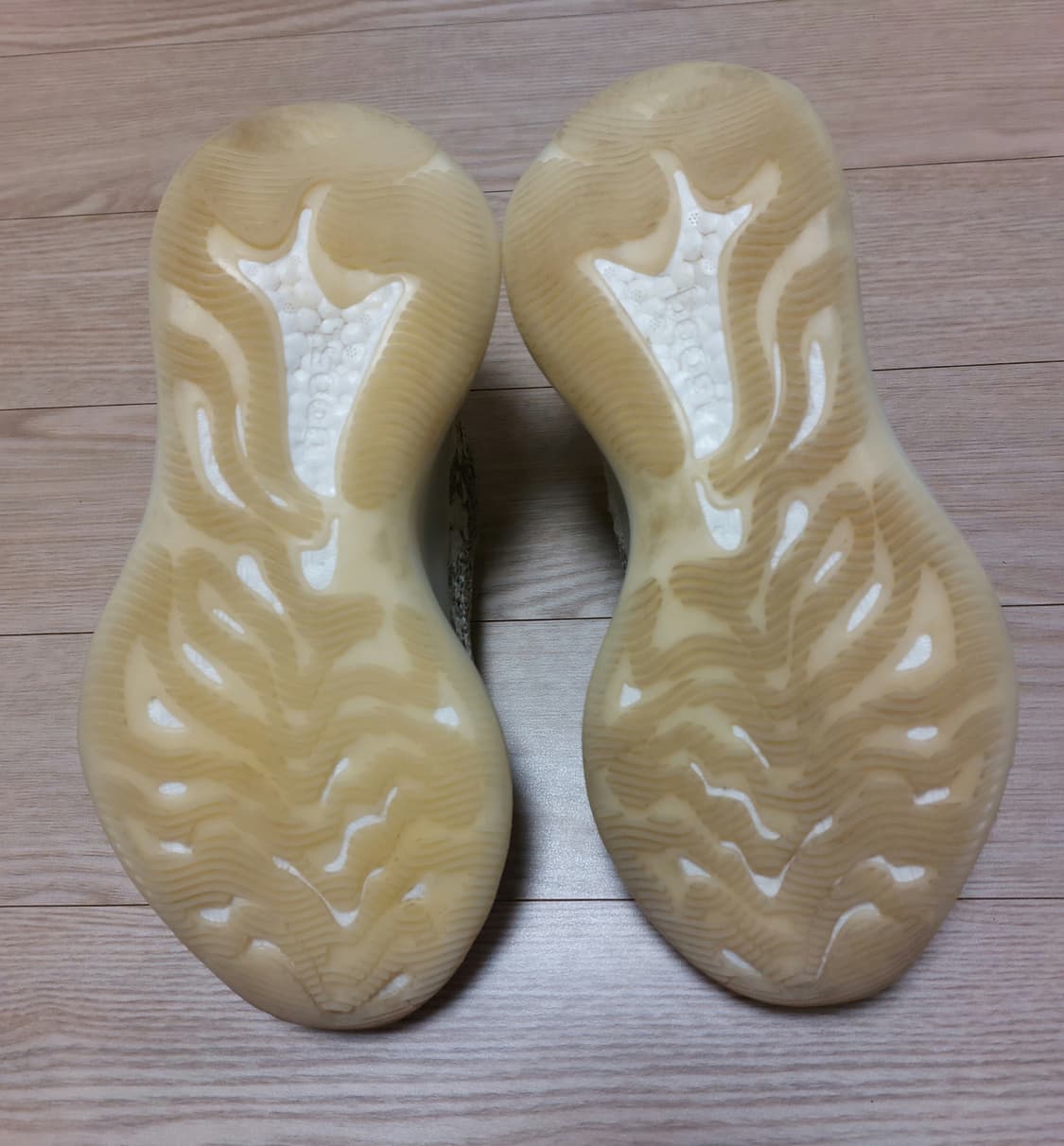 아디다스 이지 부스트 380 파이라이트 상품이미지7