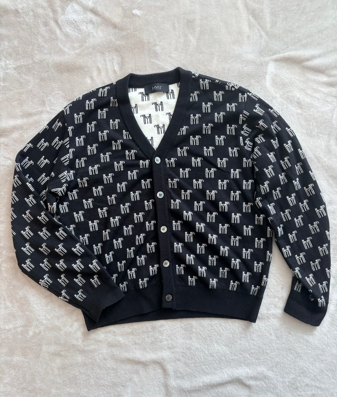 하이투 모노그램 자가드 가디건 블랙 상품이미지1