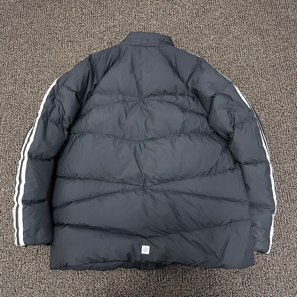 아디다스 여성 덕다운 숏패딩 블랙 신장 160 상품이미지4