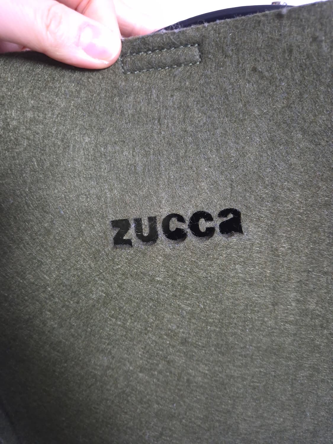 zucca 크로스 백입니다. 상품이미지2