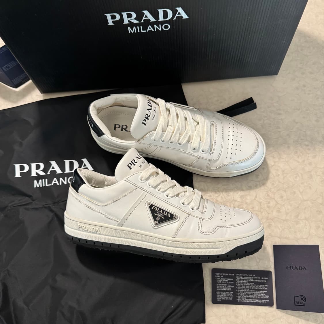 프라다 다운타운 스니커즈 화이트 36.5 상품이미지1