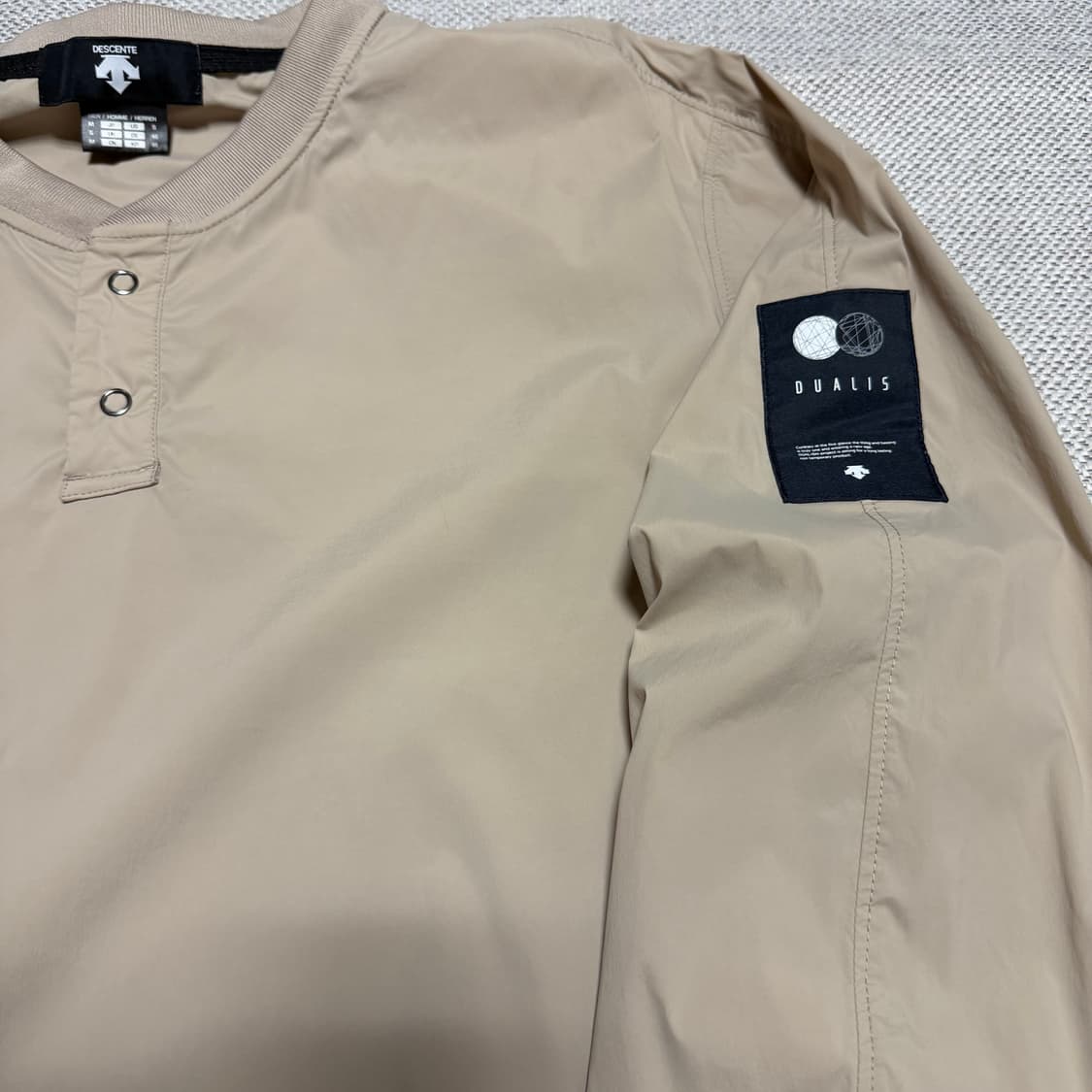 데상트 DUALIS 풀오버 웜업 상품이미지3