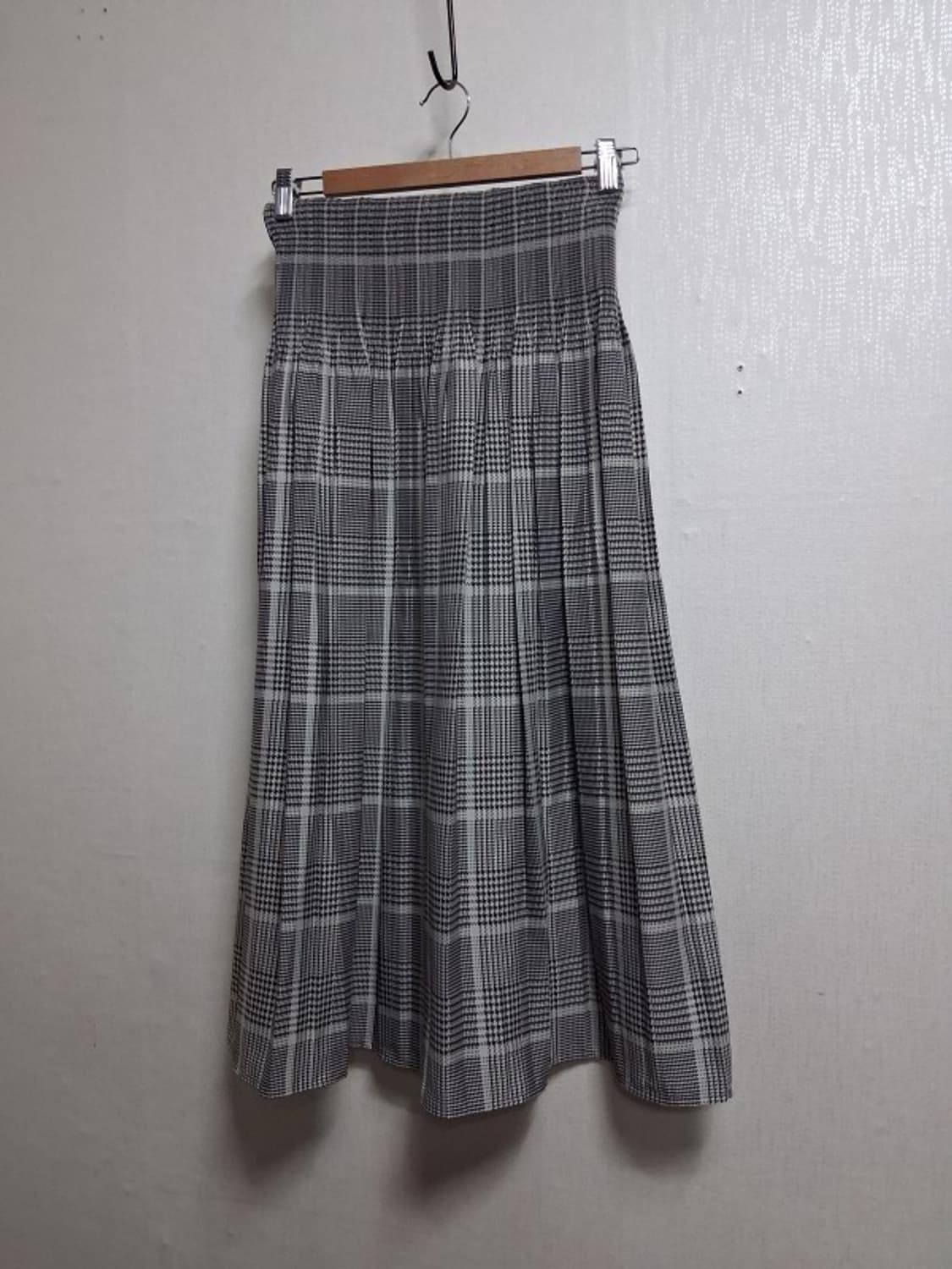 Auie f 플리츠스커트

일본수입 미착용 표기38 28까지 적당 가능  상품이미지1